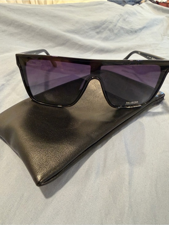 Quay Australia Accessories - QUAY Oversized Shield Sunglasses with Purple Gradient Lenses